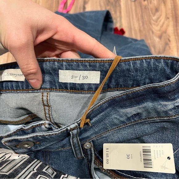 NWT Anthropologie Pilcro Mid Rise Bootcut Embroidered Pom Pom Jeans - Picture 11 of 11